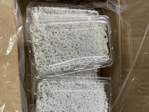新鮮さを追求した「ふわっと釜揚げしらす」１kg冷蔵（200g×5パック）【船から釜揚げ場までたった3分！】