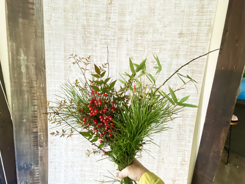 【正月用の松竹梅】「華やかに迎える新年の正月を華やかなお花で、みんなと一緒に新しい年を迎えませんか？