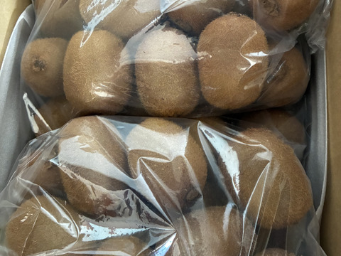 ビタミンたっぷりキウイふる～つ　家庭用Ｓサイズ４K【品種ヘイワード】