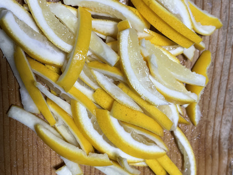 国産グレープフルーツ（ホワイト）　【農薬　防カビ剤　ワックス未使用】
箱込み約2キロ　（5個～6個）