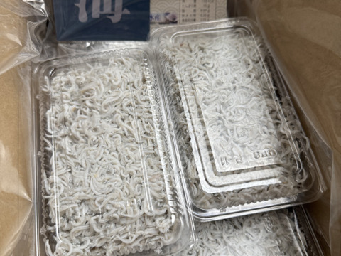 新鮮さを追求した「ふわっと釜揚げしらす」１kg冷蔵（200g×5パック）【船から釜揚げ場までたった3分！】