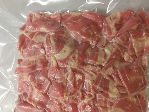 牛小間切れ　２００g　　春から秋は青草のみ、冬場は自給の牧草と地元産の草だけを食べて育った自然放牧ジャージー牛の赤身肉　グラスフェッドビーフ　年間5頭の希少性