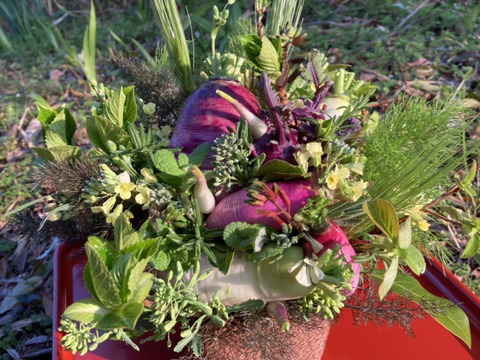 【期間限定】【春ギフト】花と野菜をミックスした ブーケ かごタイプ【カラフルなミニ野菜】【お誕生日】【開店祝い】【周年祝い】【お供え】