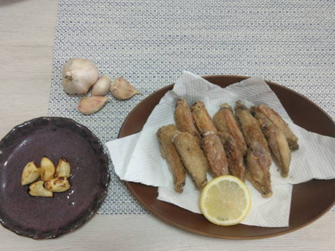 2025年新物　北海道産にんにく【ホワイト六片】バラ500g※一部皮むけあり