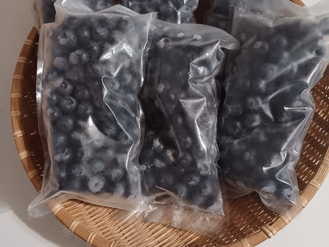 冷凍ブルーベリー1.5キロ（250㌘×6袋）L～LLサイズ18㍉以上！個包装なので使い勝手が良いです‼️
