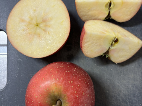 このりんご絶対食べて欲しい‼️甘くて芳醇な香り🍎千雪りんご6キロ