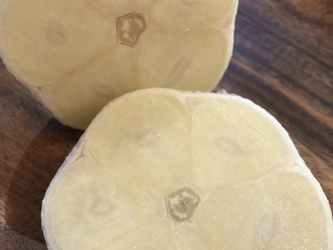 【500箱売れた】まるでお芋❗️幻の生にんにく1キロ🧄生産量日本一青森十和田🌟高級品種白玉王（特典付き）