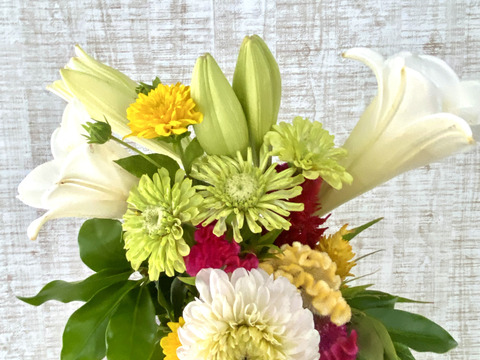 クール便【仏花／１束】清らかさと格調を備えた、故人を静かに偲びながら、心に安らぎをもたらす一束。プレゼントOK!花農家直送！