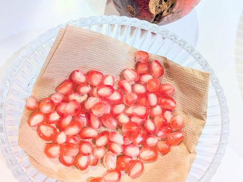 ざくろ ザクロ の実50粒 ※皮をとった採れたての実を冷凍保存したもの☆クール便☆農薬、化学肥料、除草剤、動物性肥料等不使用☆自然栽培☆国産ざくろの実◆冷凍便でお届け