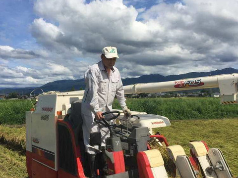 長期保存可能な真空パック　無洗米　大粒で　粒感がありしっかりとした食感　冷めても固くなりにくい新米　新潟県のお米のトップブランド　新之助（新潟県認証銘柄）　白米5kg ×2個★農家直送★色彩選別