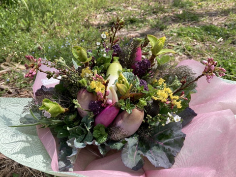 【期間限定】【春ギフト】花と野菜をミックスしたブーケ ブーケタイプ【カラフルなミニ野菜】ファーマーズヤード【お誕生日】【開店祝い】【周年祝い】【お供え】