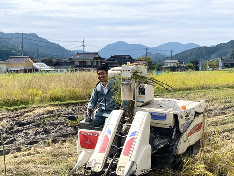 収穫から3日~7日以内の【 生きたお米 】
農薬&化学肥料80%以上大幅減 !!
令和7年度 新米 広島県産 玄米10kg
はんでん 代表品種 特別栽培米 ヒノヒカリ