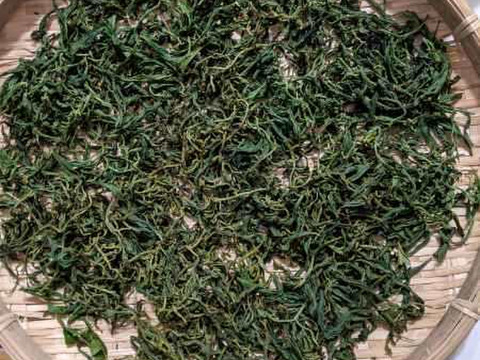 爽やかな香りに包まれる、ブレンドハーブティー１５g袋入りでお届けします。