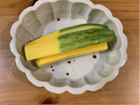 【グリーンパンツ】緑と黄色のツートンカラーが可愛いズッキーニ（10本入り）