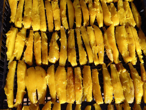 干し芋。焼き芋の干し芋(紅はるか)170g入りx4個セット。(ネコポス発送)