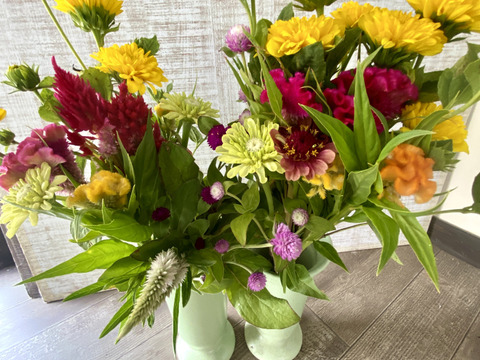 クール便、人気あり【仏花１対】故人を偲ぶ、やさしい彩りのブーケを花農家直送にてお届け！夏に強い花（田舎の風景）シリーズ！プレゼントOK!