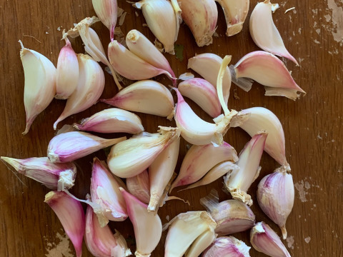 熊本県八代産　農薬不使用　　赤ニンニク100グラム