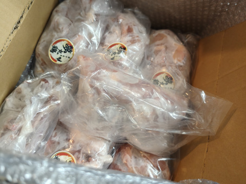 【濃厚‼️至高の白濁鶏ガラスープ】
【夢丸鶏】鶏ガラ5羽分(約2.2kg)