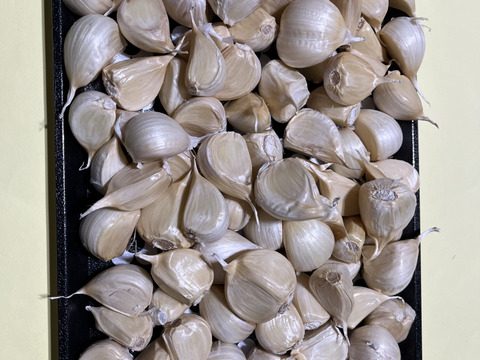 北海道の大地で生産されたにんにくの王様『白玉王鱗片』 2,000g