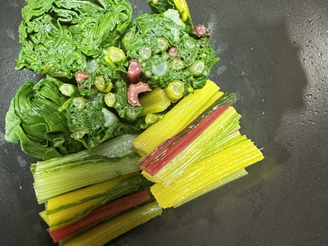 【箱いっぱいにお届け！】農薬不使用キラピカ旬野菜BOX11〜12品、朝穫れ農の島＊大三島＊よりお届け！