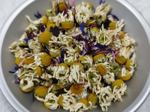 奥出雲産 自家栽培カモミールブレンド 
100g