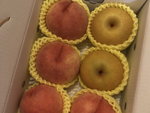 まるせい果樹園の桃　梨と桃の詰め合わせ　おまかせ　2kg自家用　贈答用　(6～11玉入り)　nm1