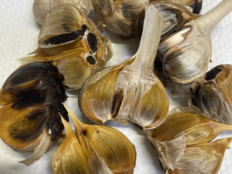 青森のおいし〜い　黒にんにく　『福地ホワイト六片使用』300g バラして発送します。