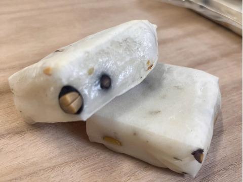 豆（黒豆と青豆）餅　600ｇ