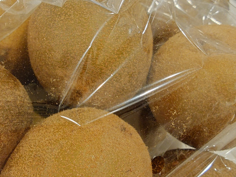 【家庭用たっぷり】30〜35個入るキウイ 約3kg
農薬・化学肥料不使用｜八女産アップルキウイ