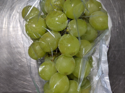 桃とスモモとブドウ