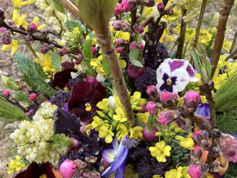 【期間限定】【春ギフト】花と野菜をミックスした ブーケ かごタイプ【カラフルなミニ野菜】【お誕生日】【開店祝い】【周年祝い】【お供え】
