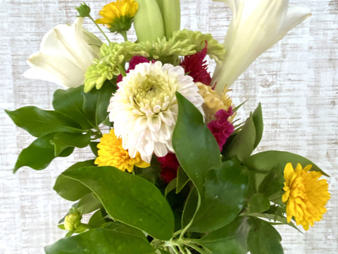 クール便【仏花／１束】清らかさと格調を備えた、故人を静かに偲びながら、心に安らぎをもたらす一束。プレゼントOK!花農家直送！