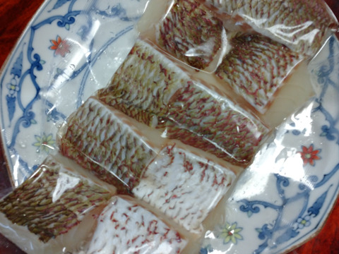 刺身OK　骨なしすぐお料理　ゆら鯛切り身（40g×10個入）約　400g　皮付