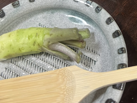 創業125年安曇野の湧水育ち。安曇野産本生わさび。ご家庭サイズ100g