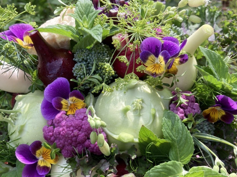 【お中元】野菜ブーケかごタイプ【カラフルなミニ野菜】