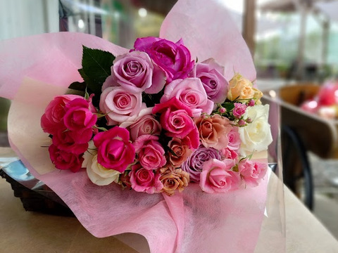 可愛らしいピンク系！天使のバラ🄬ミニブーケ(20本程)