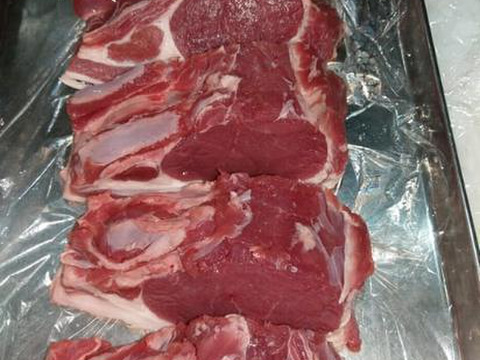 ４．１６ 以降に生肉で届きます！　北海道産羊肉の最高希少部位（ヒレ１００ｇ ＋肩ロース２００ｇ）