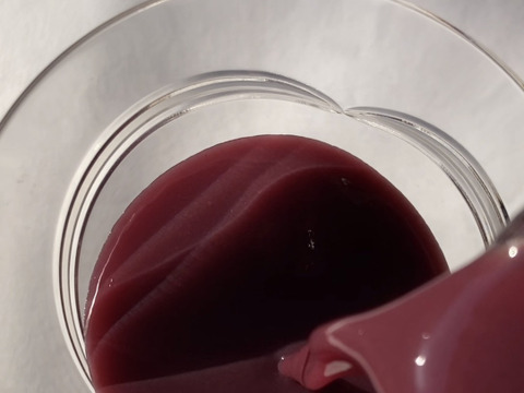 【冬ギフト】黒系の濃厚な甘み！ぶどうジュース2本