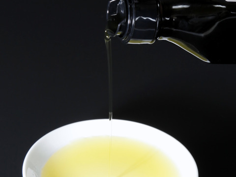 オメガ脂肪酸のバランスは植物油の中でもトップ！自家農園産自然栽培原料・低温圧搾生搾り菜種油