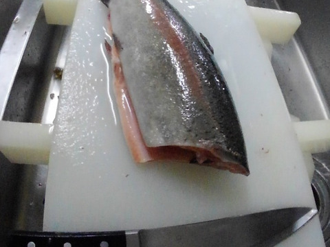 おうちでサーモン解体ショー渓流サーモン一本約1.７~2.0kg