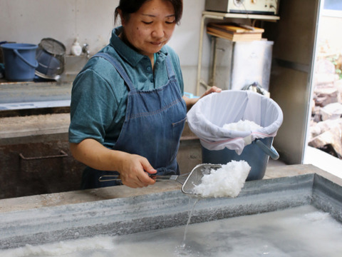 【“塩”のおまけ付こだわり米】透明度日本一の海と山に囲まれたまごころ米