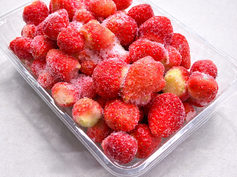 【冷凍いちご】「あまほっぺ」「サマーリリカル」　１㎏【人気抜群の長野県オリジナル品種】発色が良く甘味と酸味のバランスがよく加工用にピッタリ！甘酸っぱくジューシー！名匠の育てた夏イチゴ！