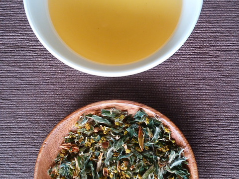 芽吹く山のハーブティー【くろもじ花茶】ポットの中で花開くアロマ
