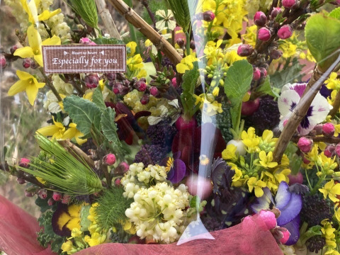 【期間限定】【春ギフト】花と野菜をミックスした ブーケ かごタイプ【カラフルなミニ野菜】【お誕生日】【開店祝い】【周年祝い】【お供え】
