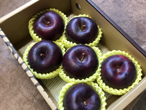 超希少高級りんご　葉取らずこうみつ　2キロ5-8入　蜜入チェック済！　すぐ発送‼️