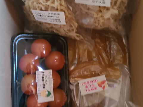 レシピ付き　【細切り切干大根】
昔ながらの手作業でつくる切干大根。
寒空の下でタップリと太陽の陽ざしを浴びた自然乾燥の切干大根をレターパック便でお届けします。