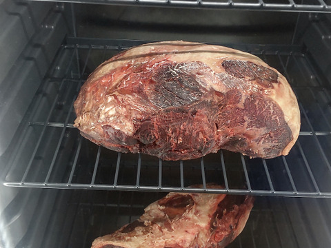 与助の牛　ドライエージング内ももと通常内ももの食べ比べセット（２００ｇ）