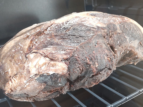 与助の牛　ドライエージング内ももと通常内ももの食べ比べセット（２００ｇ）