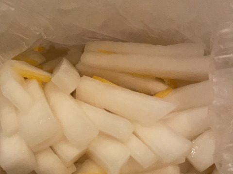 【栽培期間中農薬不使用】聖護院大根4kg以上（２〜3玉）煮炊きものに最適！サイズ不揃いのご自宅用で数量限定販売です！