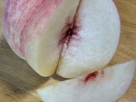 家庭用もも【金山】「硬い桃好きな人この指と～まれ(笑)」１．５ｋｇ前後（３～９玉前後）